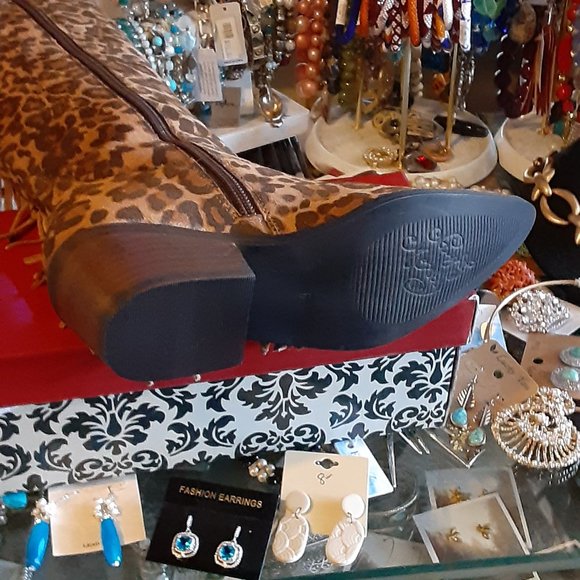 naughty MONKEY LEOPARD LEATHER WESTERN STYLE BOOTS WITH BRONZE CONCH DETAILS - Picture 5 of 5